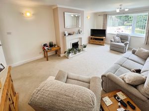 Lounge- click for photo gallery